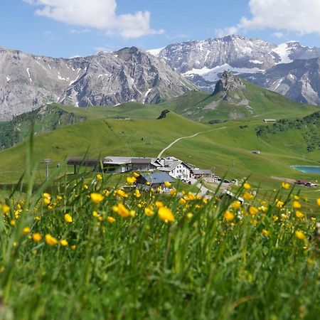 Berghotel Hahnenmoos Аделбоден Екстериор снимка