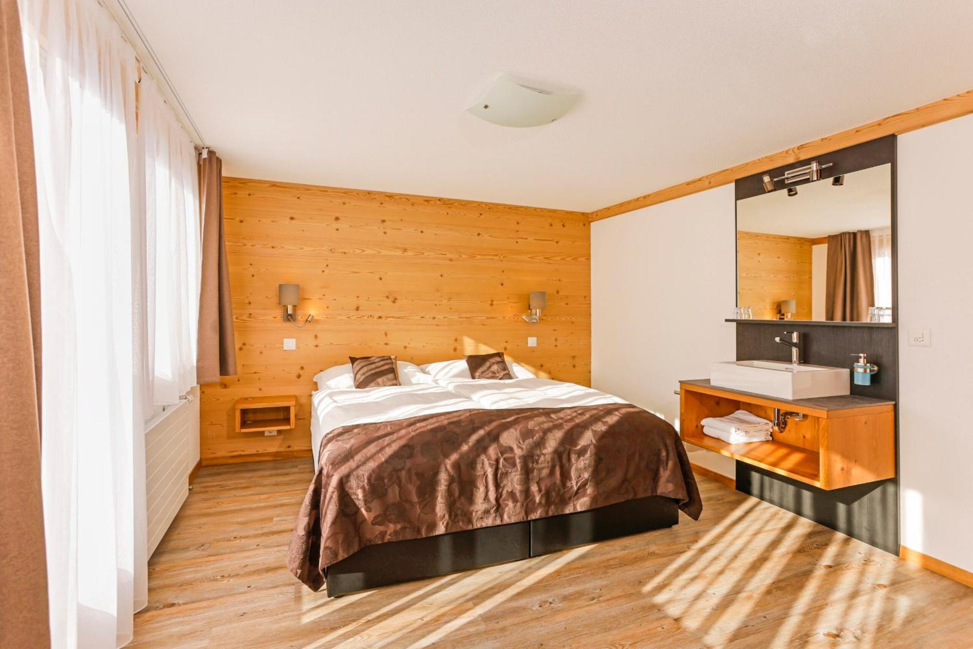 Berghotel Hahnenmoos Аделбоден Екстериор снимка